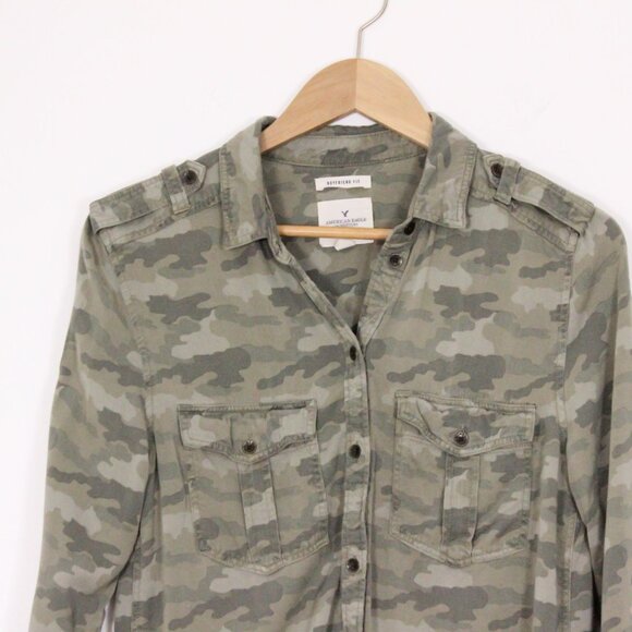 *American Eagle Green Camo Boyfriend Long Sleeve - Picture 4 of 8
